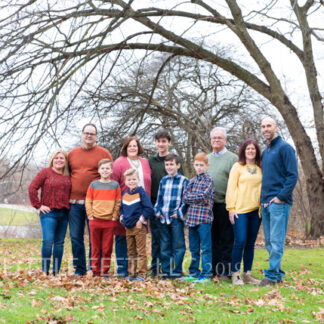 191129_GaryLaurieExtendedFamily_028-PSedit