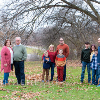 191129_GaryLaurieExtendedFamily_042-PSedit