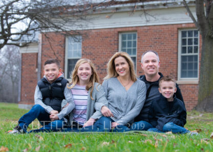 191130_MikeJenniferFamily_007-PSedit