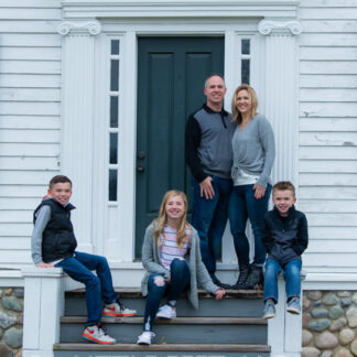 191130_MikeJenniferFamily_072