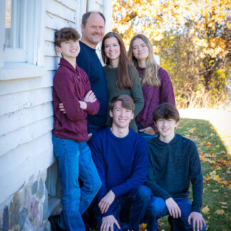 20231118_KenMiriamExtendedFamily_031
